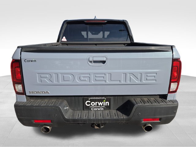 Used 2025 Honda Ridgeline Black Edition image 13