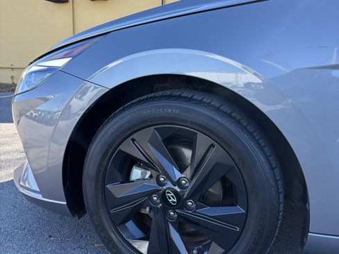 Used 2021 Hyundai Elantra SEL w/ Convenience Package image 10