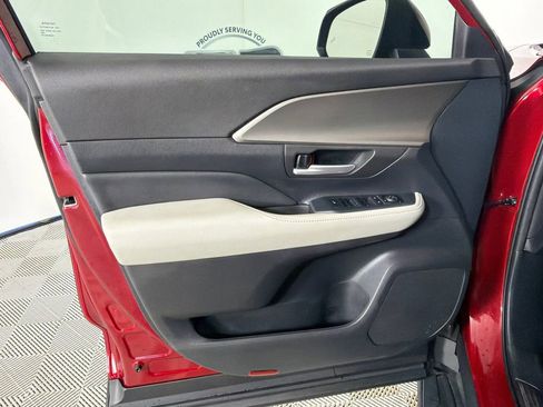 Used 2025 Toyota Grand Highlander AWD Hybrid image 11