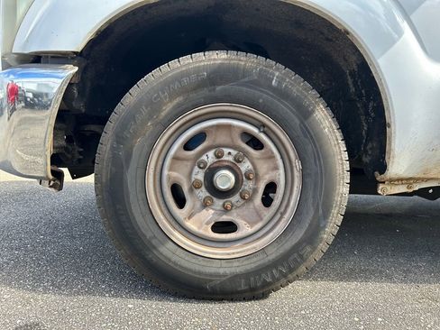 Used 2011 Ford F250 XL w/ PWR Equipment Group image 6