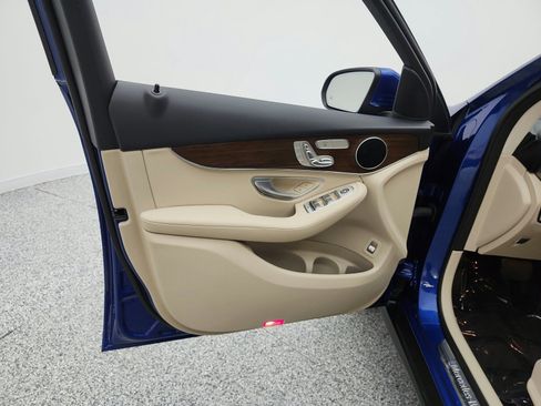 Used 2022 Mercedes-Benz GLC 300 image 15