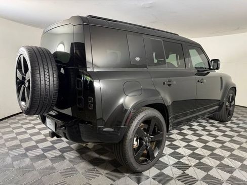 Used 2024 Land Rover Defender 110 X-Dynamic SE AWD/4WD image 7