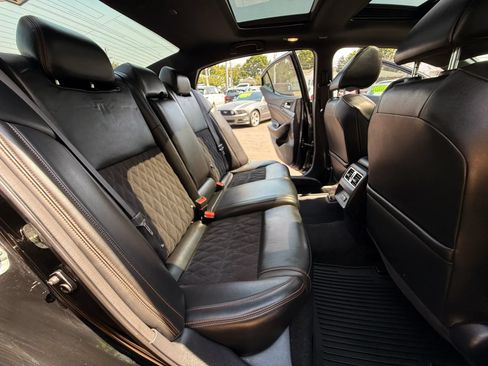 Used 2019 Nissan Maxima SR w/ Premium Package FWD image 14
