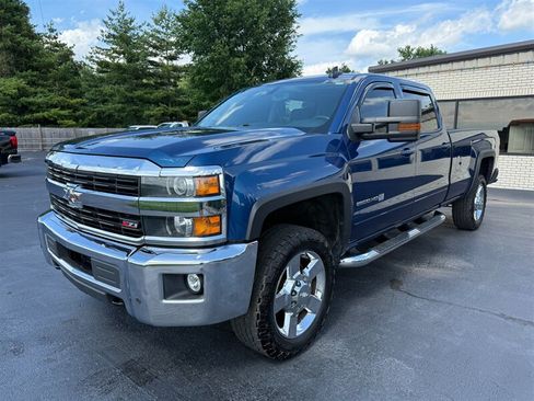 Used 2015 Chevrolet Silverado 2500 LT w/ LT Convenience Package AWD/4WD image 2