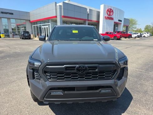 New 2026 Toyota Tacoma TRD Off-Road AWD/4WD image 2