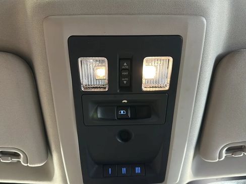 Used 2014 RAM 1500 Limited AWD/4WD image 25