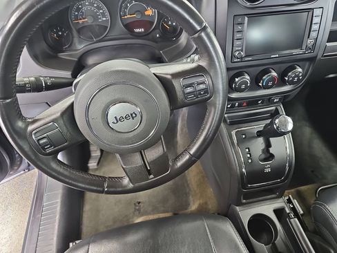 Used 2016 Jeep Patriot High Altitude AWD/4WD image 15