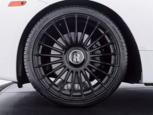 Used 2018 Rolls-Royce Wraith RWD image 3
