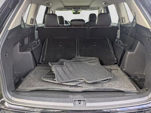 Used 2024 Volkswagen Atlas Peak Edition SE AWD/4WD image 6