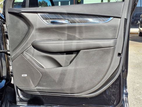 Used 2021 Cadillac XT6 Premium Luxury image 11