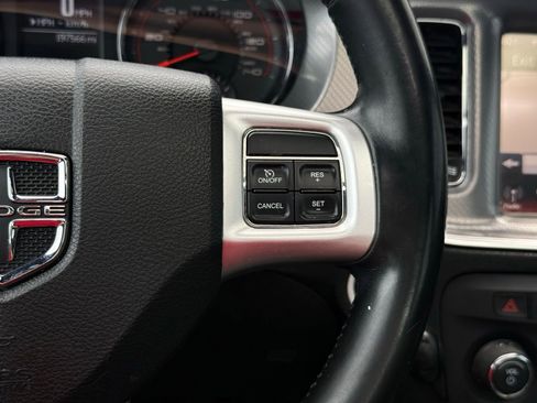 Used 2011 Dodge Charger Rallye RWD image 32