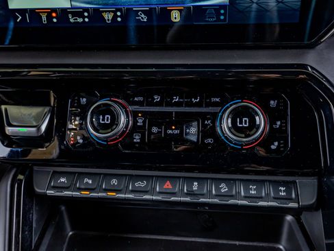 Used 2024 GMC Sierra 1500 AT4X image 26