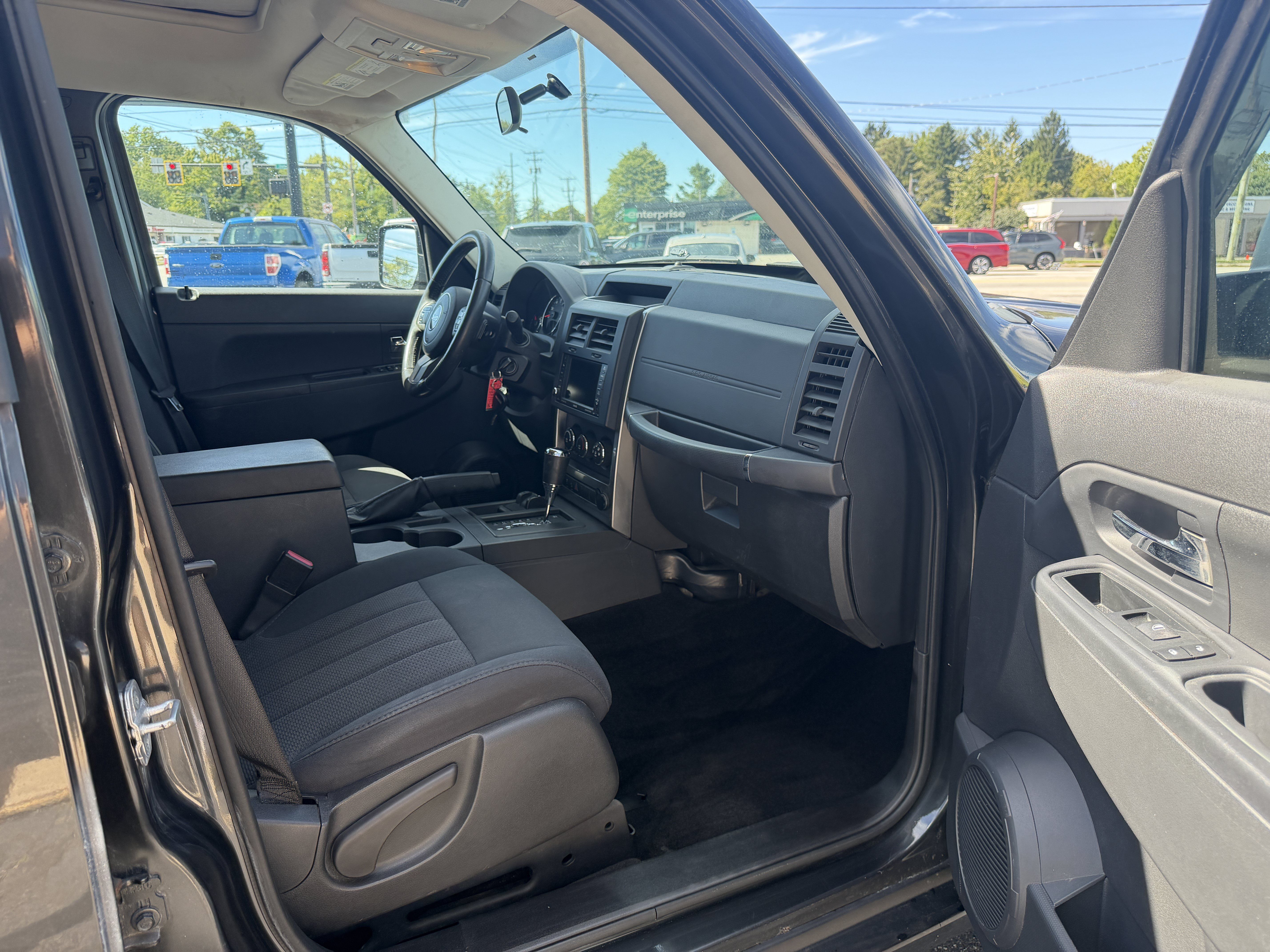 Used 2011 Jeep Liberty Sport w/ Popular Equipment Group AWD/4WD image 10