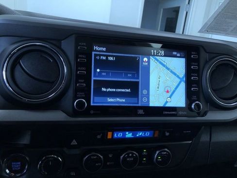 Certified 2022 Toyota Tacoma TRD Off-Road w/ TRD Premium Off Road Package AWD/4WD image 22