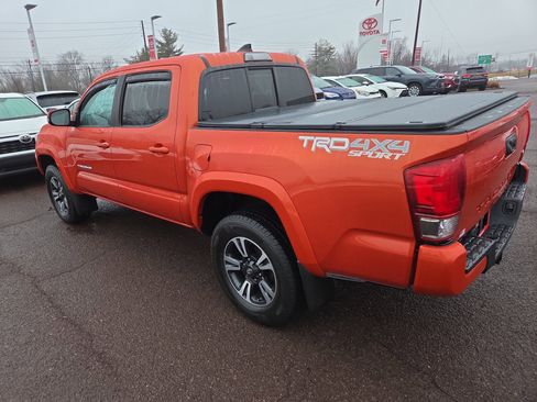 Certified 2016 Toyota Tacoma TRD Sport w/ Towing Package image 5