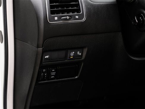 Used 2017 Nissan Armada Platinum w/ Captain Seat Package image 29