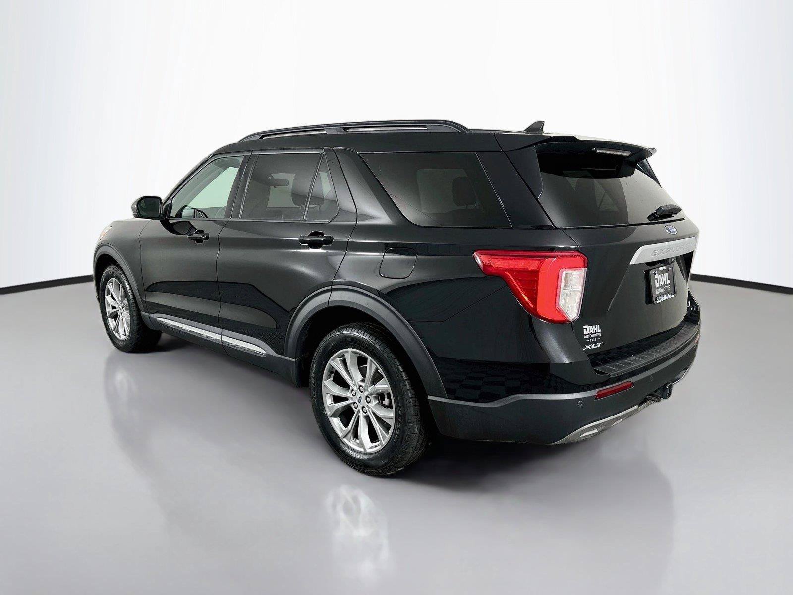 Used 2023 Ford Explorer XLT w/ Equipment Group 202A AWD/4WD image 10