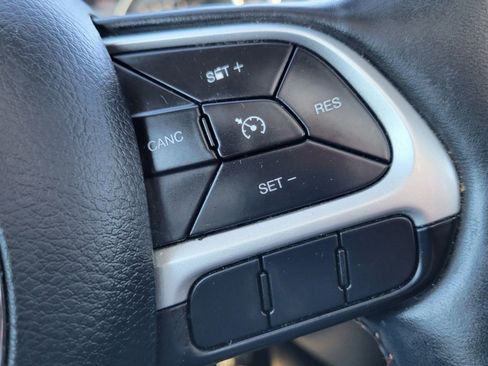 Used 2018 Jeep Compass Limited w/ Navigation Group FWD image 24