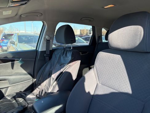 Used 2020 Kia Sorento LX w/ LX I4 Convenience Package image 5