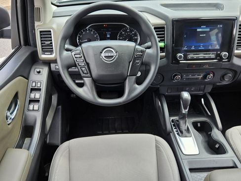 Used 2022 Nissan Frontier SV RWD image 12