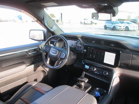 Used 2023 GMC Sierra 1500 AT4 w/ AT4 Preferred Package image 26
