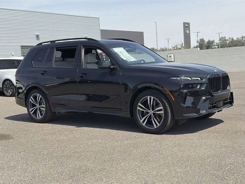 New 2026 BMW X7 xDrive40i w/ M Sport Package AWD/4WD image 4