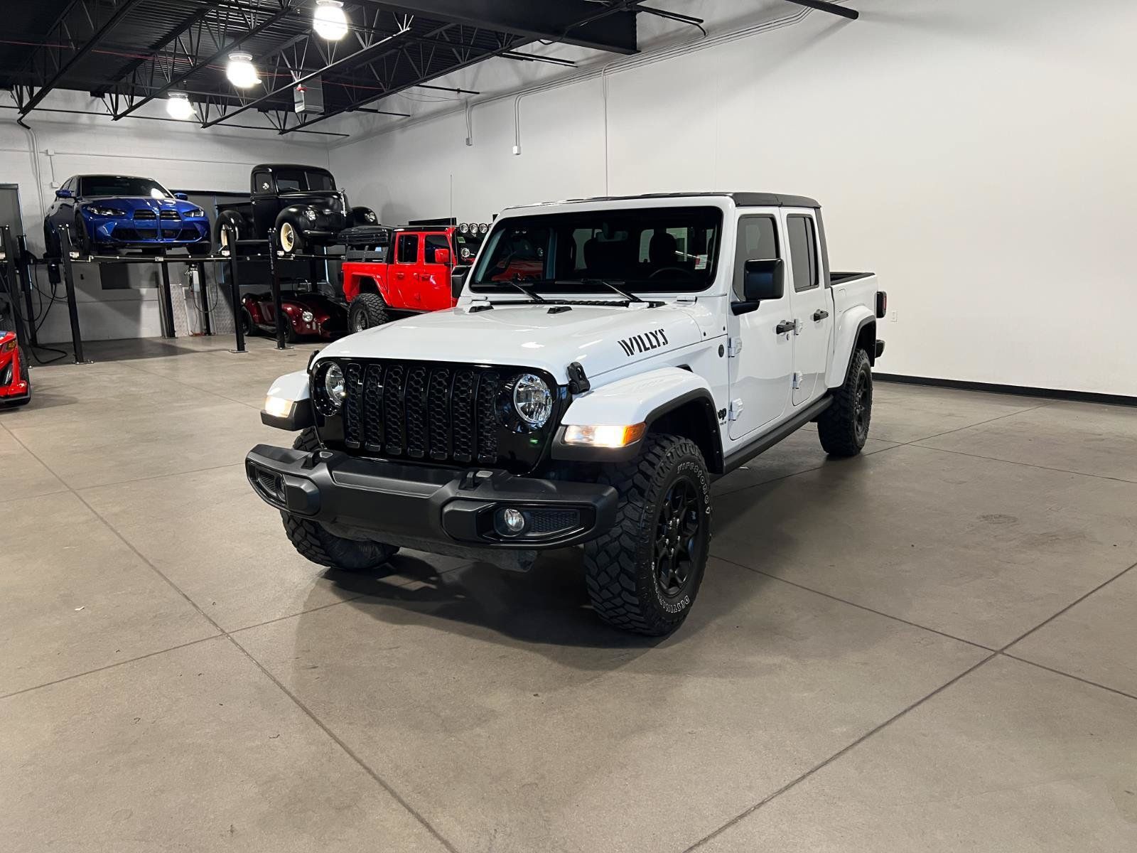 Used 2023 Jeep Gladiator Sport AWD/4WD image 7
