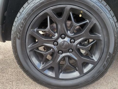 Used 2019 Jeep Grand Cherokee Limited w/ Trailer Tow Group IV RWD image 17