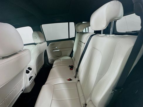 Certified 2025 Mercedes-Benz GLB 250 4MATIC image 31