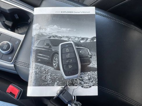 Used 2020 Ford Explorer XLT w/ Comfort Package AWD/4WD image 37