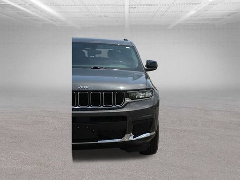Used 2022 Jeep Grand Cherokee L Laredo w/ Luxury Tech Group I AWD/4WD image 46