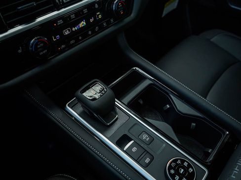 New 2025 Nissan Pathfinder SL image 28