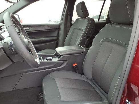 Used 2024 Jeep Grand Cherokee Laredo X w/ Luxury Tech Group I AWD/4WD image 14