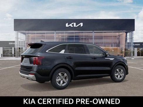 Certified 2026 Kia Sorento LX FWD image 6