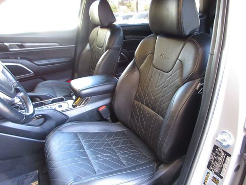 Used 2024 Kia Telluride EX X-Line AWD/4WD image 12