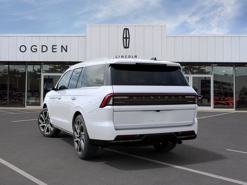 New 2027 Lincoln Navigator Reserve AWD/4WD image 8
