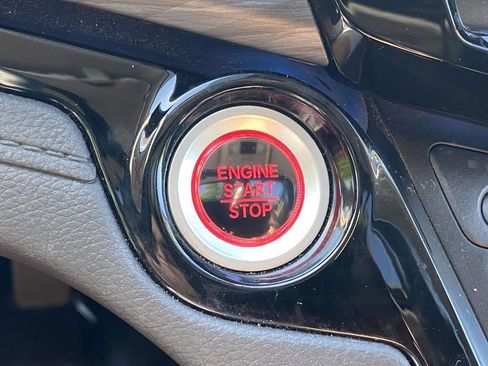 Certified 2026 Honda Odyssey Elite image 25