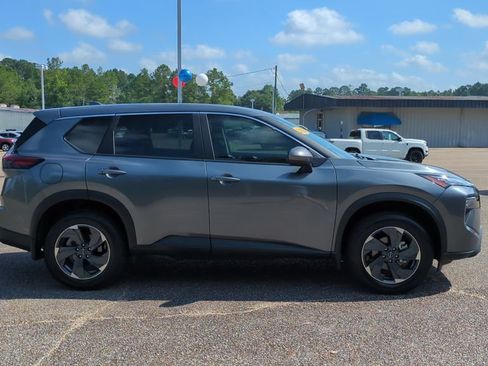 Used 2026 Nissan Rogue SV FWD image 4
