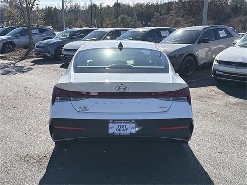 New 2026 Hyundai Elantra Blue image 6