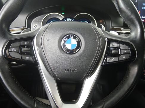 Used 2018 BMW 530e w/ Premium Package 2 image 17