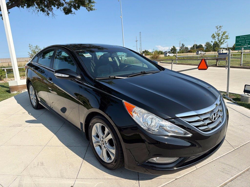 Used 2011 Hyundai Sonata Limited FWD image 2