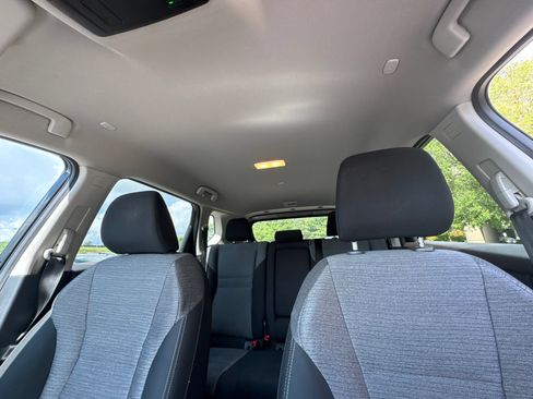 Used 2023 Nissan Rogue SV FWD image 31