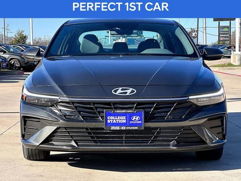 Used 2024 Hyundai Elantra SEL image 9
