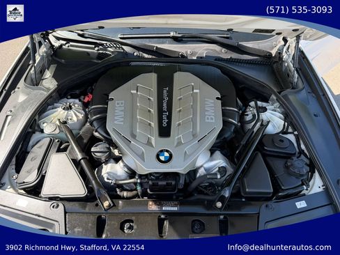 Used 2011 BMW 550i xDrive Sedan AWD/4WD image 44