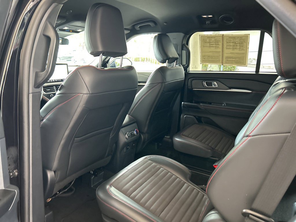 Used 2025 Ford Explorer ST-Line AWD/4WD image 38