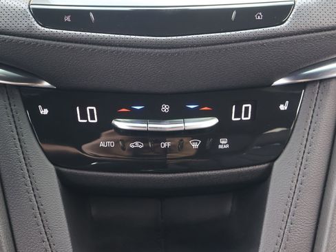 Used 2023 Cadillac XT6 Luxury FWD image 24