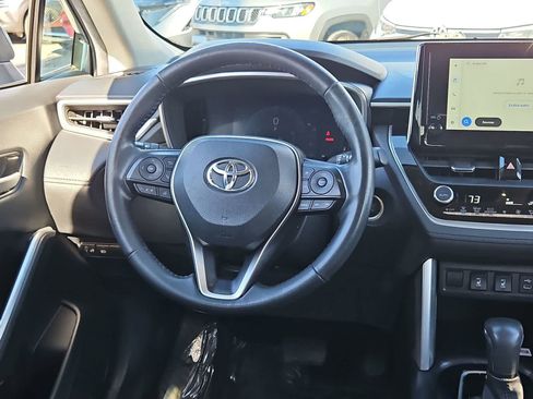Used 2023 Toyota Corolla Cross XLE image 23