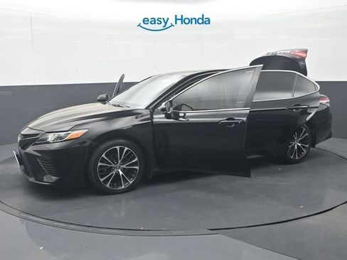Used 2020 Toyota Camry SE image 37