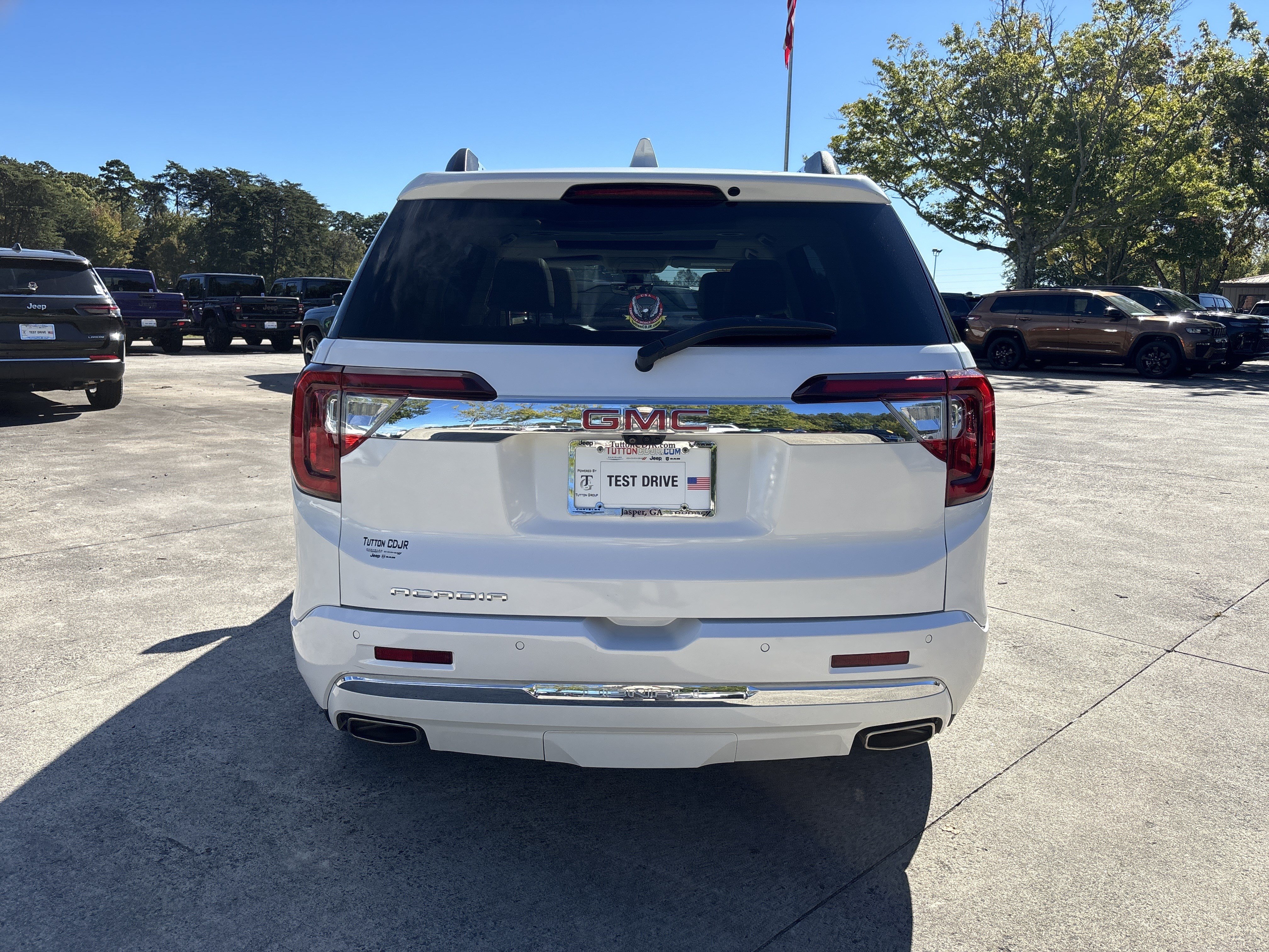 Used 2022 GMC Acadia Denali w/ Denali Ultimate Package FWD image 6