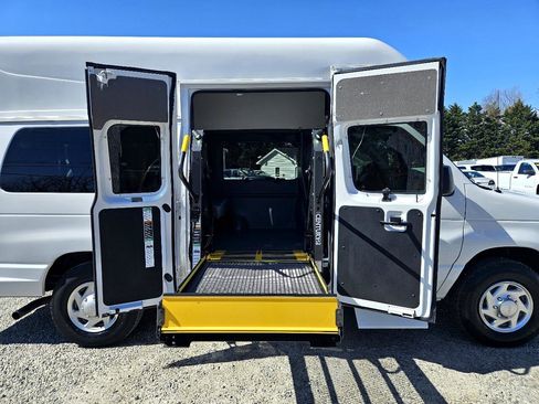 Used 2014 Ford E-350 and Econoline 350 Extended Super Duty w/ Power Group image 20
